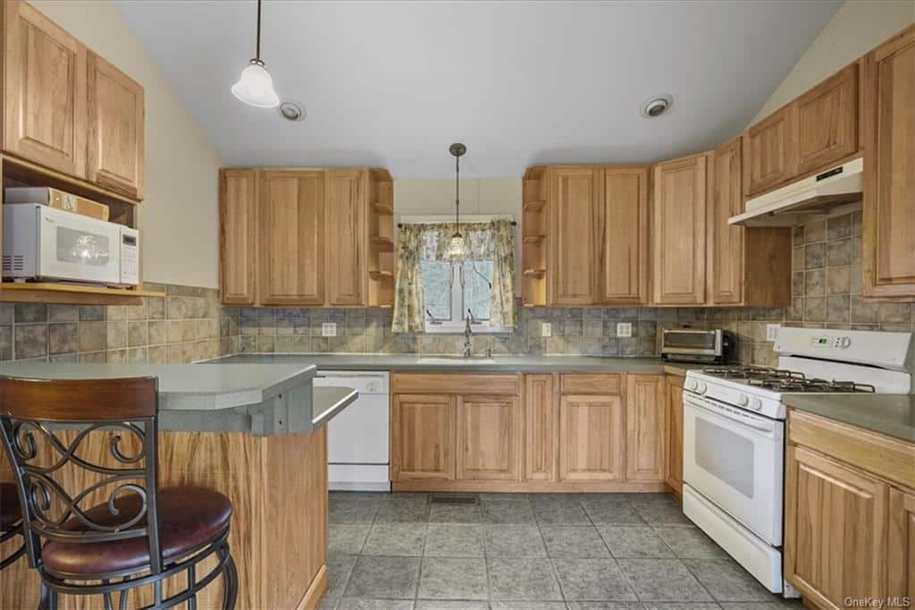 9 Conklin Road, Warwick, NY Kitchen
