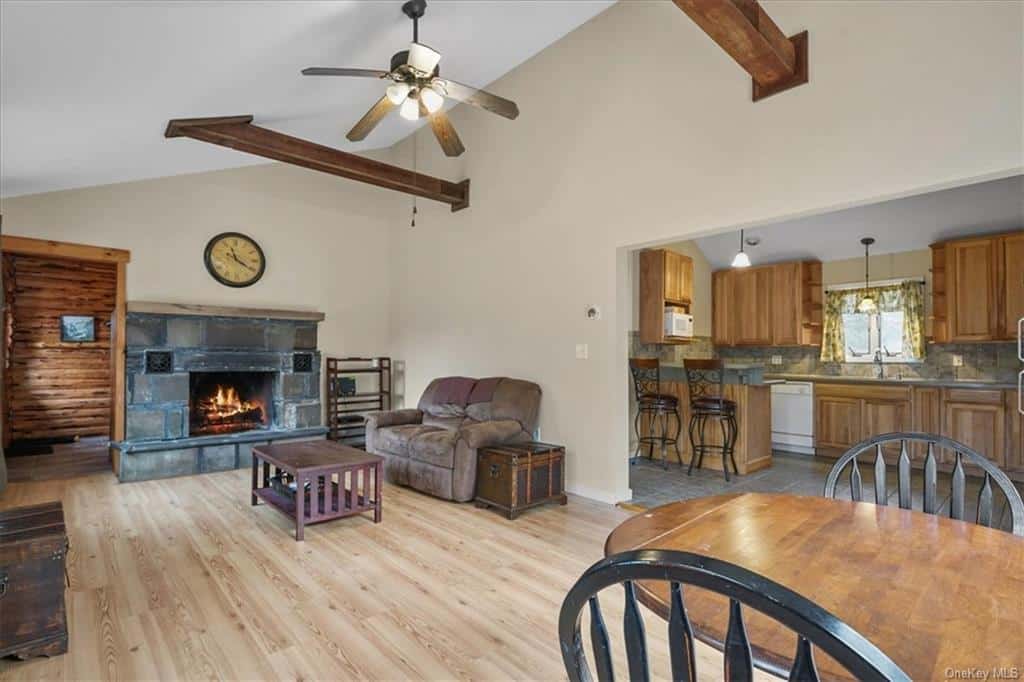 9 Conklin Road, Warwick, NY Living Room