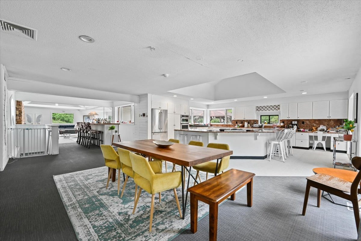 10 Paradise Lane, Warwick School District, Kitchen and Dining Room