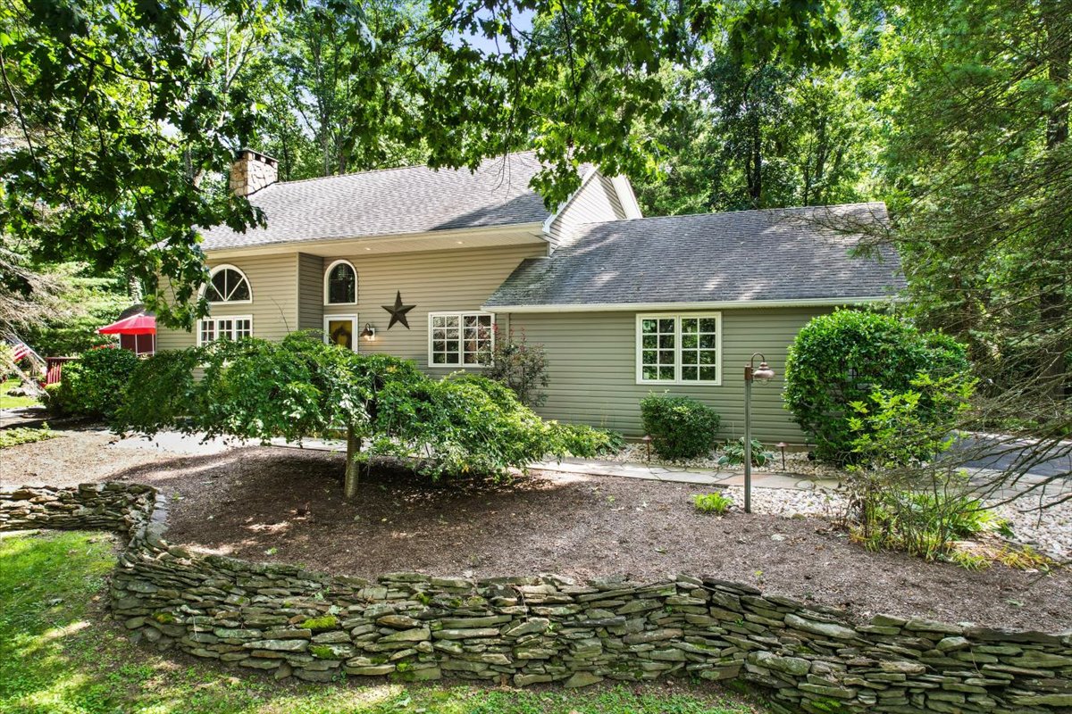 2 bittersweet way warwick ny exterior