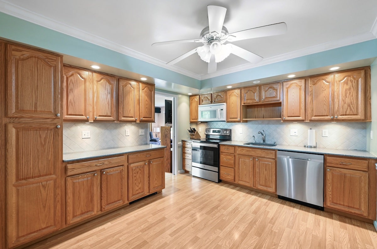 7 Sturr Lane, Florida, NY Kitchen