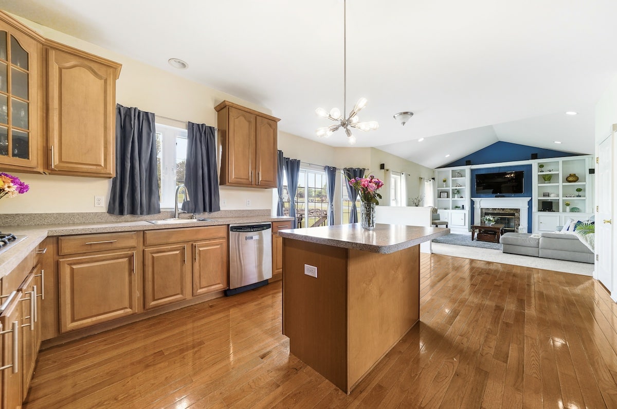 2081 Independence Drive, New Windsor, NY Kitchen and Family Room