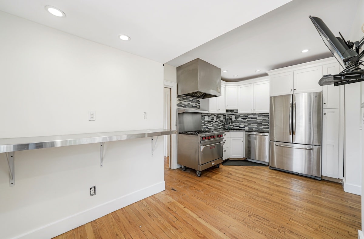 176 Wheeler Road, Florida, NY Kitchen