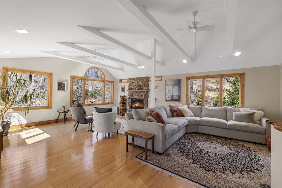 14 Points of View, Warwick, NY - Great Room