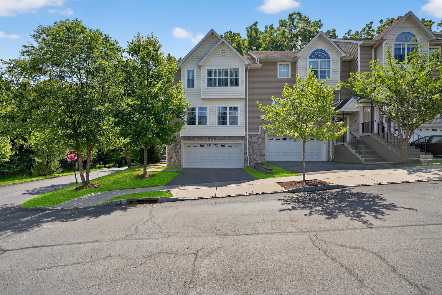 14 Hidden Creek Boulevard, Monroe, NY