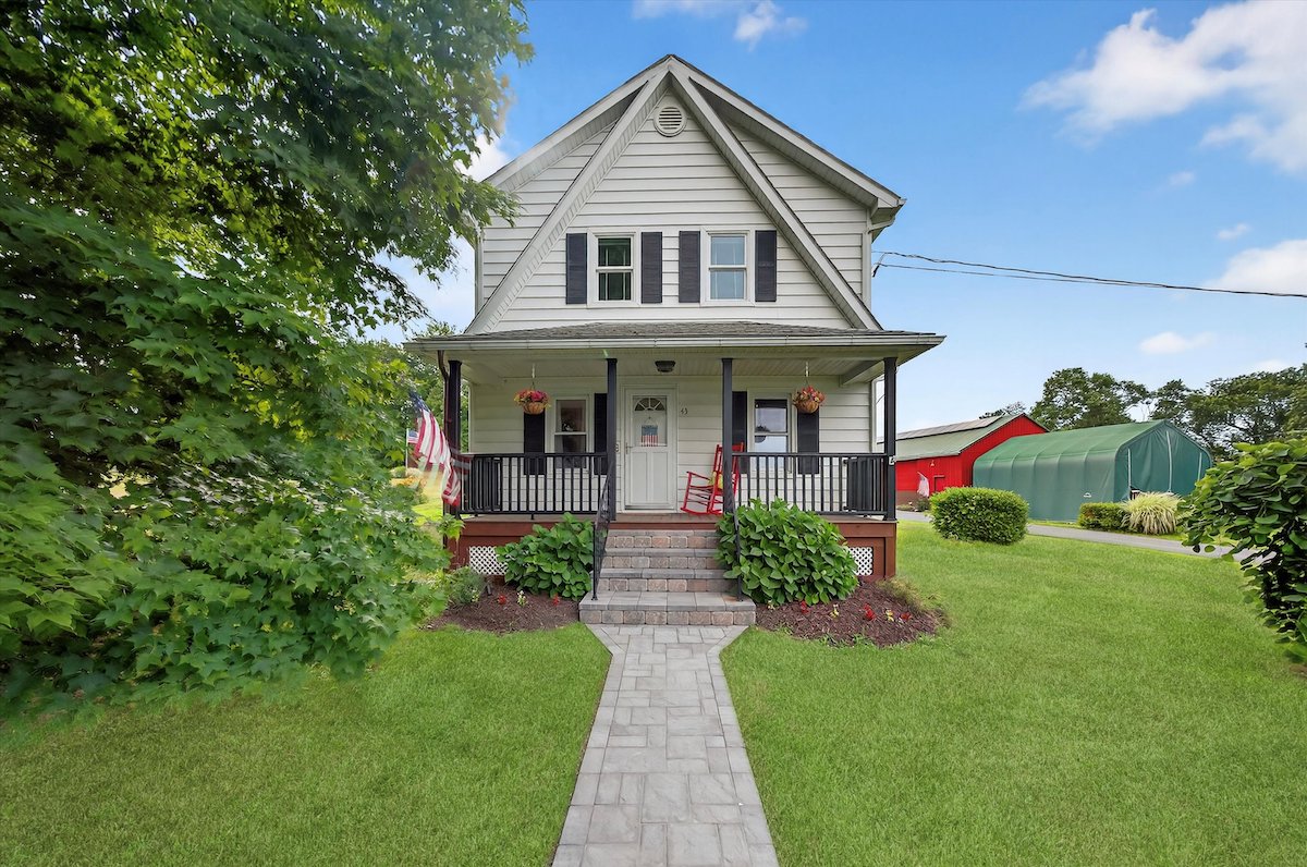 43 Legion Road, Pine Island, NY