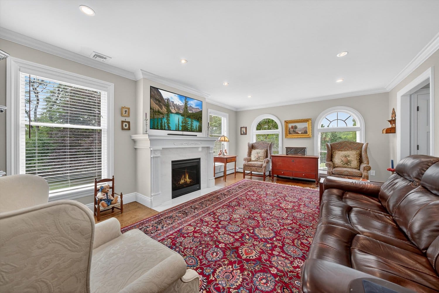 4 Brandywine Drive, Warwick, NY Living Room