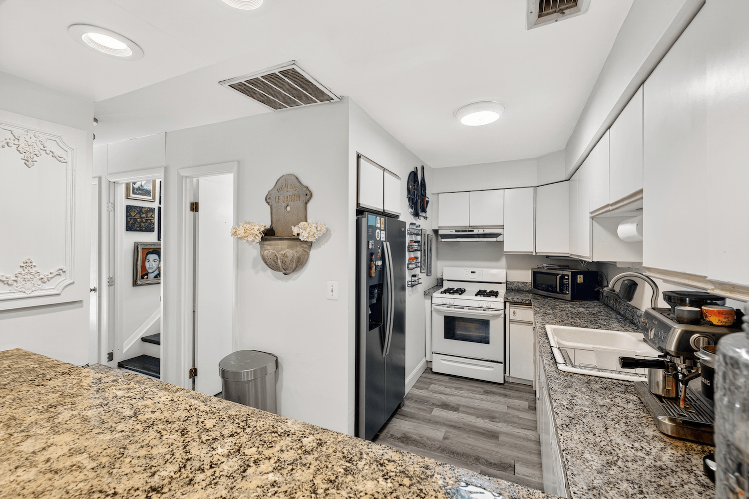 8 Laudaten Way, Warwick, NY Kitchen
