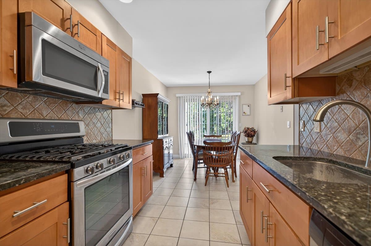 23 Weathervane Way, Warwick, NY Kitchen and Dining